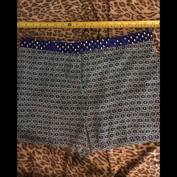 Diane Von Furstenberg DVF size 14 green & blue print silk dressy shorts - Picture 7 of 13
